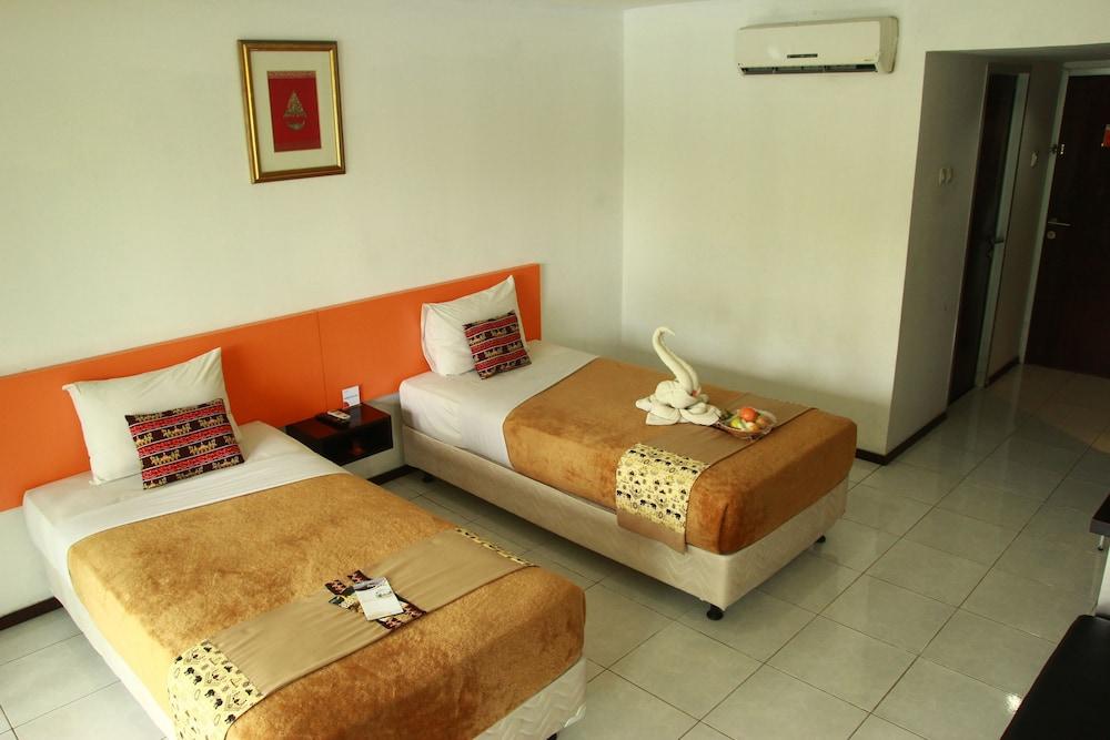 Hotel Grand Elty Krakatoa à Kalianda Extérieur photo