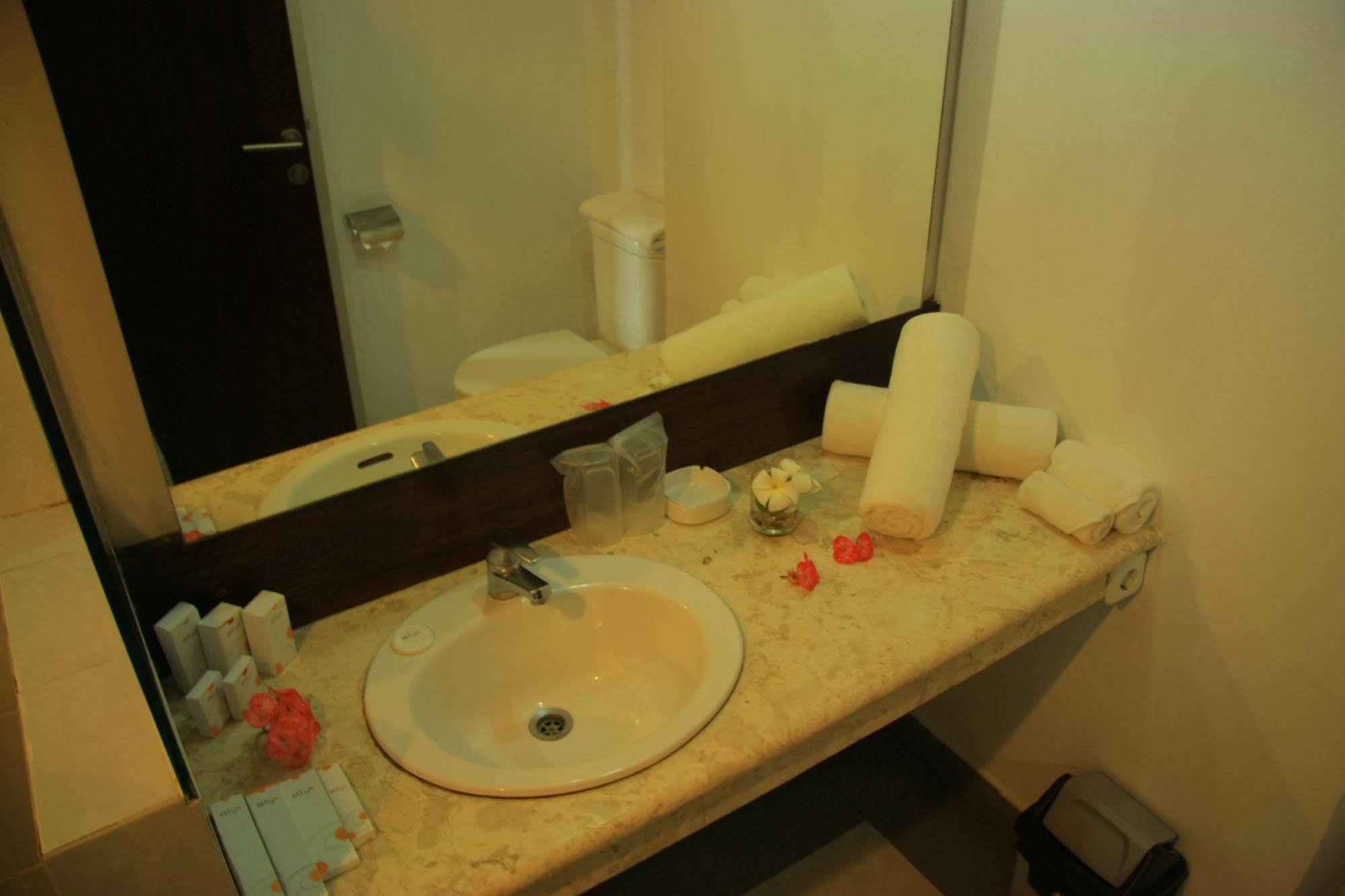 Hotel Grand Elty Krakatoa à Kalianda Extérieur photo